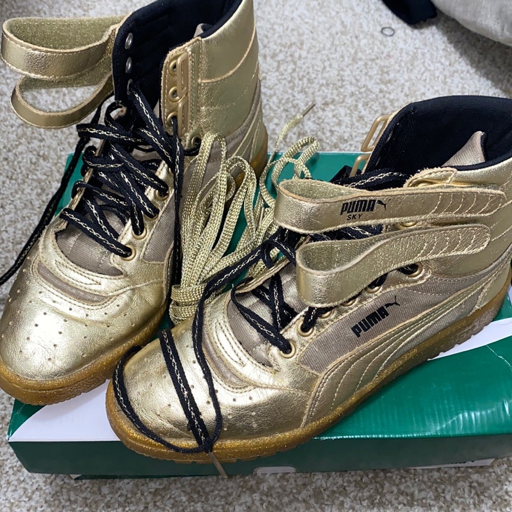 Metallic gold puma